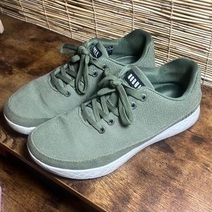 NOBULLS Women’s size 8, men’s size 6.5